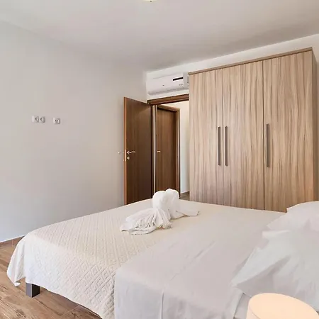Holiday home Lola Pula
