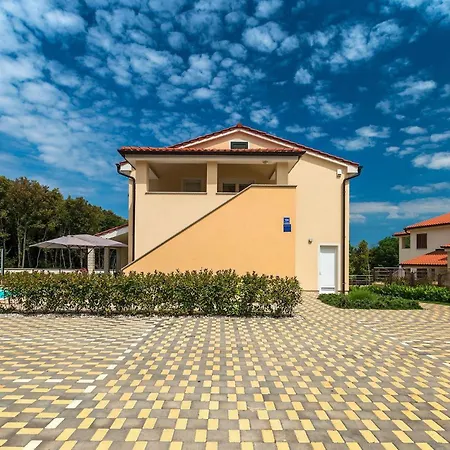 Lola Holiday home