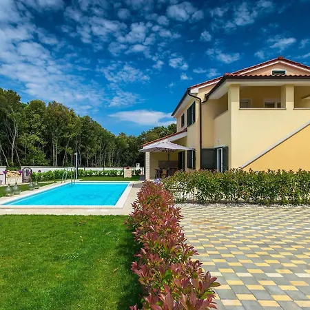 Lola Holiday home *